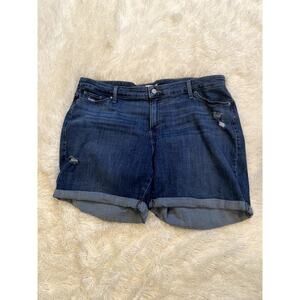 Levi’s Mid Length Shorts - Size 22W (EUC)